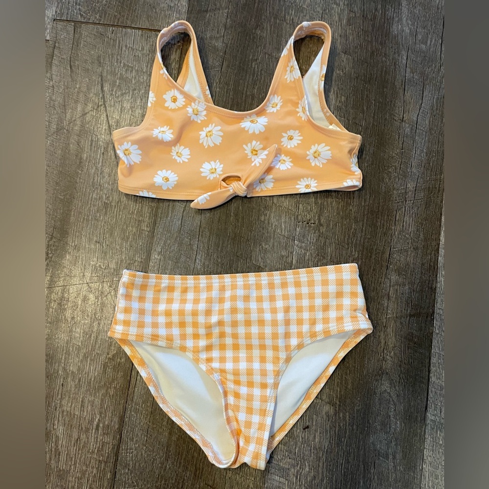 Old navy Girls Swimsuit 2-Piece Yellow Daisy Size  s 6-7